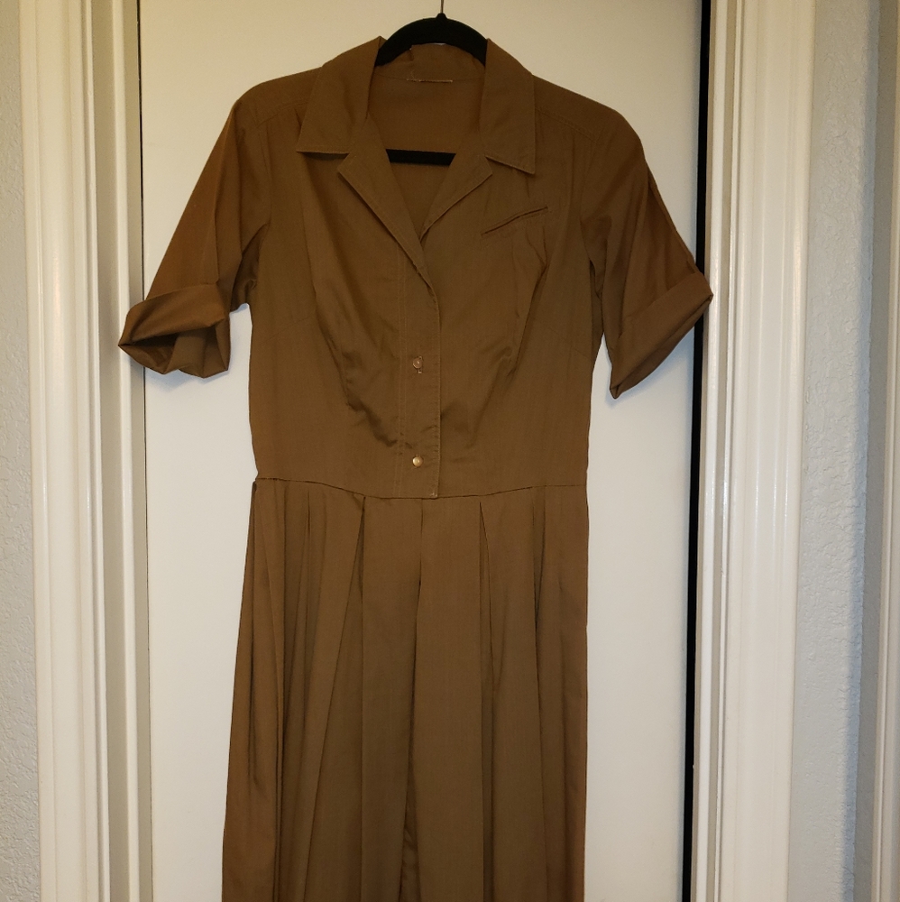 Moving Sale! Vintage mid-1900s army green swing dress